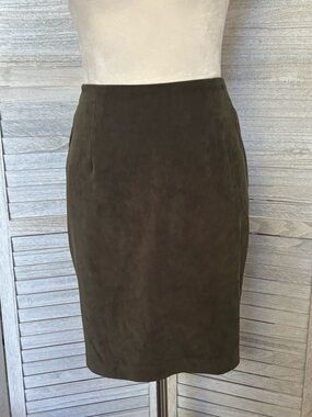 VINTAGE BRIGGS of NY - Women’s SZ 8 Soft Faux Suede Olive Green Pencil Skirt